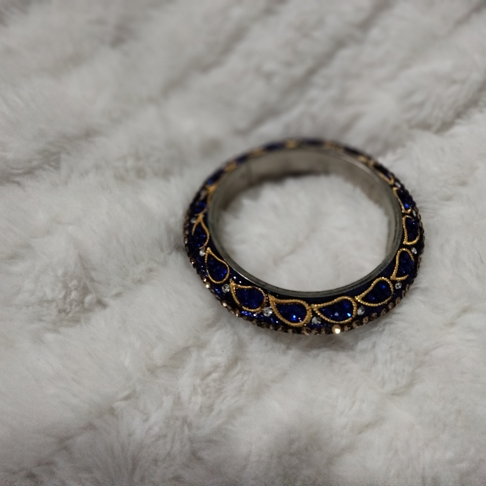 Gold and Blue Teardrop Bracelet